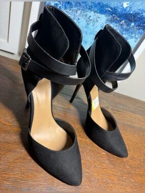 DAMAGED My Delicious D “Aijah” Black Pointed-Toe Ankle-Strap Stiletto Heels